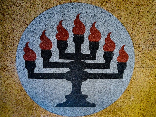 Führung durch die Regensburger Synagoge